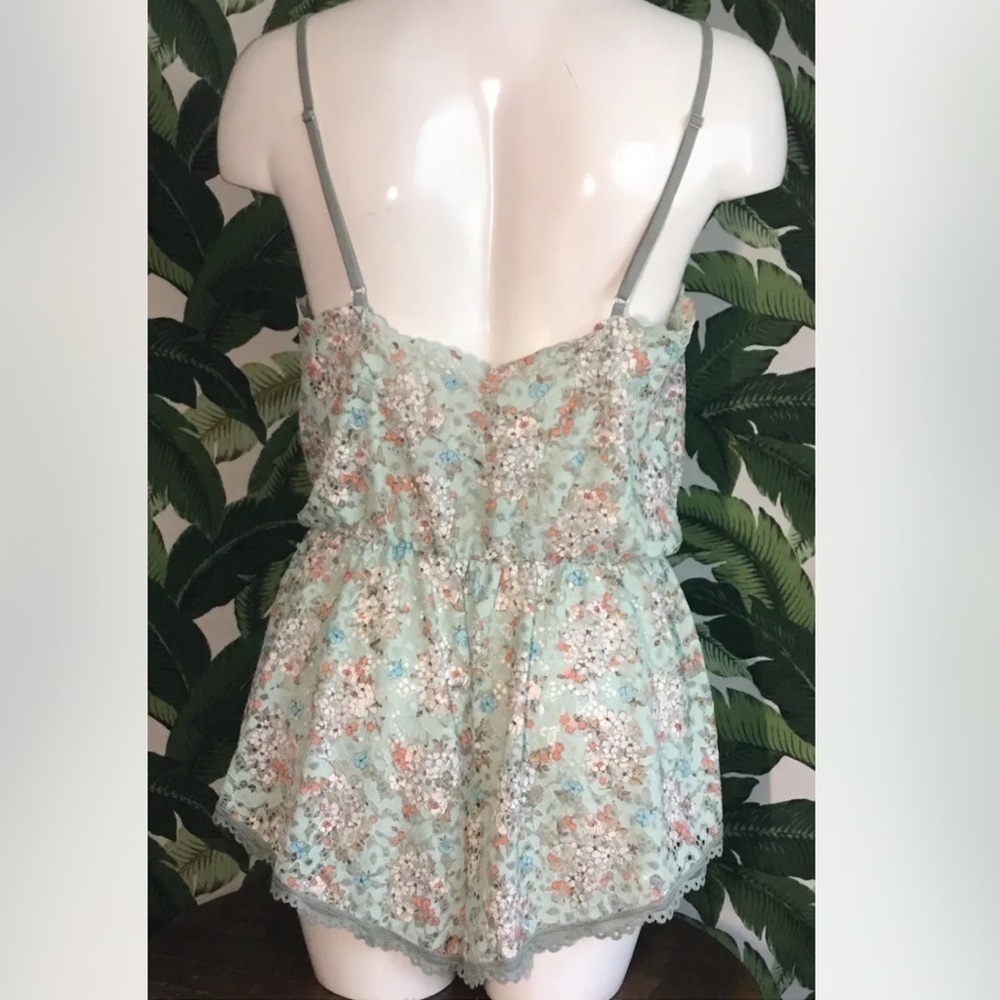 VICTORIA’S Secret Eyelet Silver Sea Floral Full Lace Romper Lingerie Size Medium - Picture 3 of 12